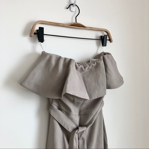 Aritzia Babaton Flutter Jumpsuit 0 - Picture 7 of 12